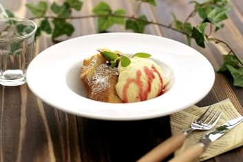 フレンチトースト (バニラ＆ストロベリー)